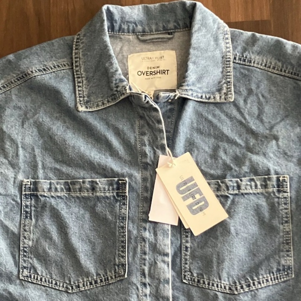 Macy’s Ultra Flirt Juniors Shacket Over Sized Shirt Jean Jacket Cropped Top XS - Picture 4 of 9